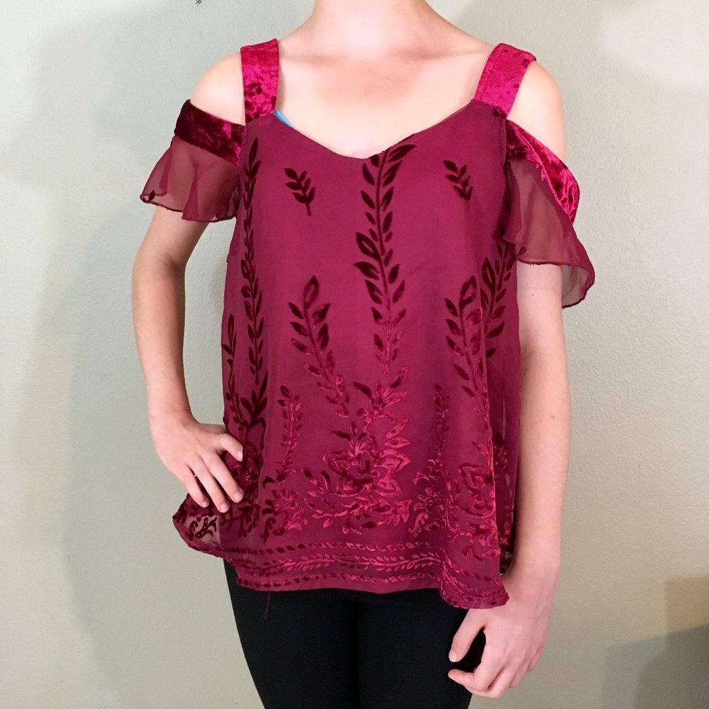 Francesca's Burgandy Cold Shoulder Top, XS
